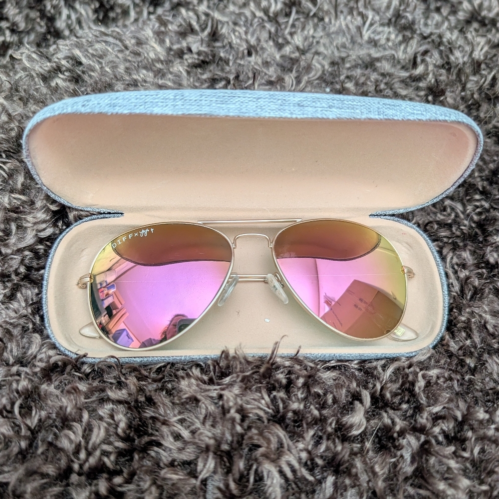 DIFF Aviator Sunglasses - image 7